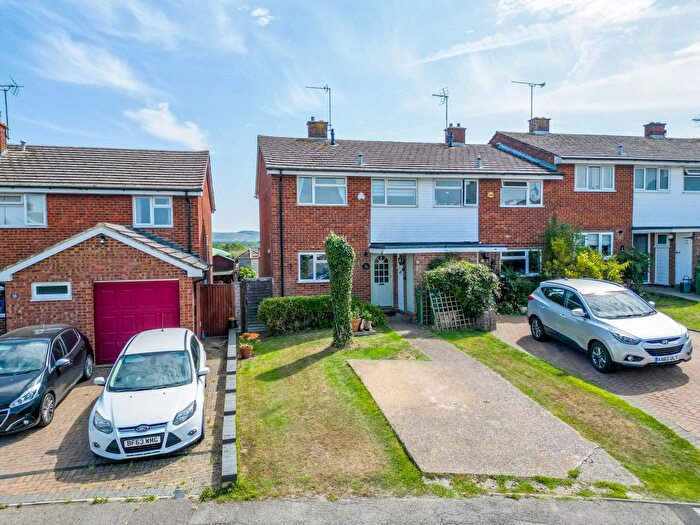 3 Bedroom End Of Terrace House For Sale In Goose Acre, Cheddington, LU7