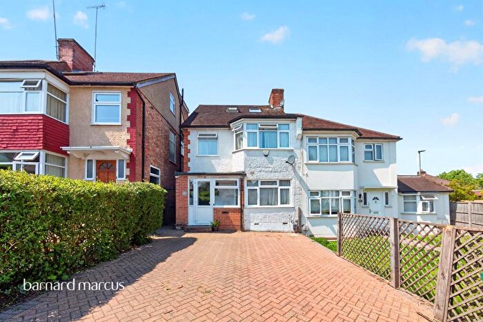 5 Bedroom Semi-Detached House For Sale In Netherlands Road, Barnet, EN5