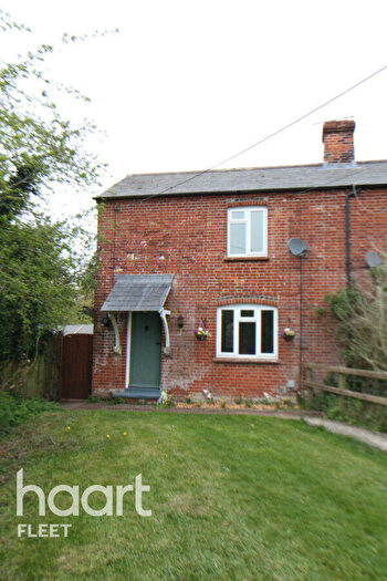 3 Bedroom Cottage To Rent In Ford Lane, Basingstoke, RG25