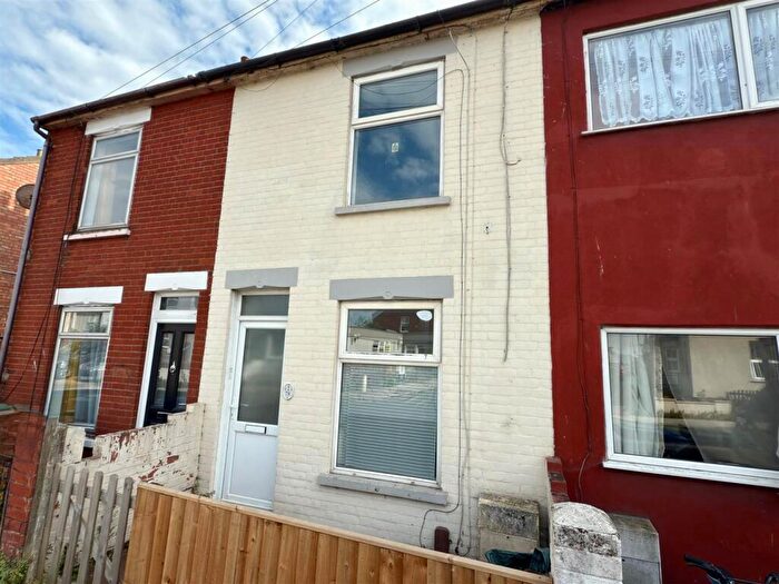 3 Bedroom Terraced House For Sale In Love Road, Lowestoft, Suffolk, NR32