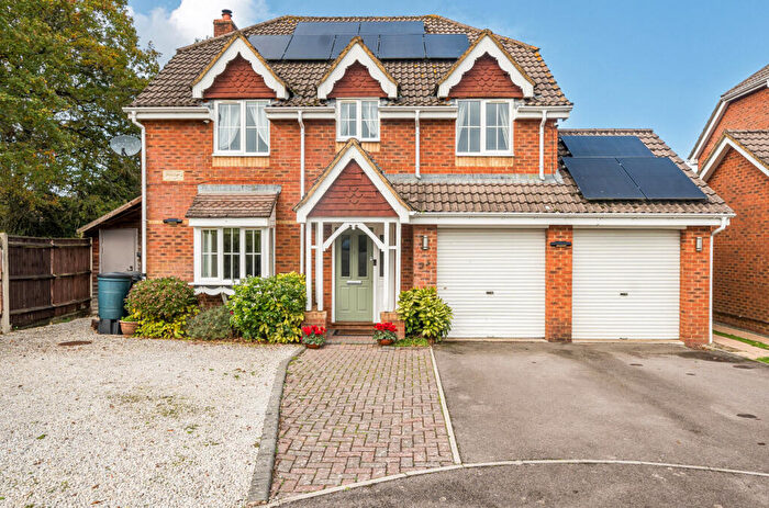 4 Bedroom Detached House For Sale In Kirk Gardens, Hounsdown, Hampshire, SO40