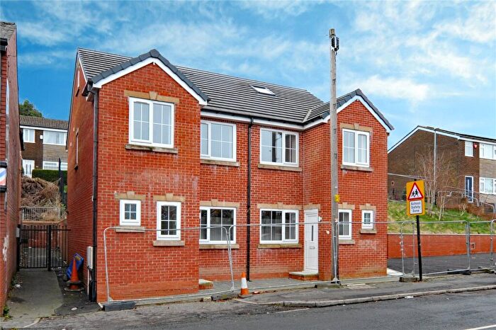 4 Bedroom Semi-Detached House For Sale In Hollins Road, Oldham, Greater Manchester, OL8