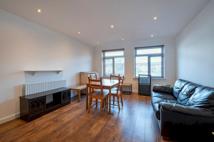 1 Bedroom Flat To Rent In Clapham Road, London, SW9