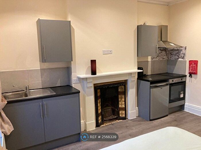 Studio To Rent In Brook Street, Luton, LU3