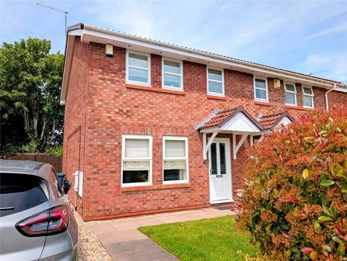 3 Bedroom Semi-Detached House For Sale In The Haybarn, Stafford, Staffordshire, ST16