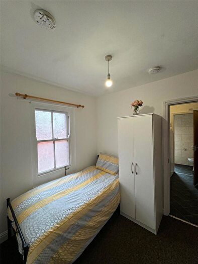 Apartment To Rent In Pershore Road, Selly Park, Birmingham, B29