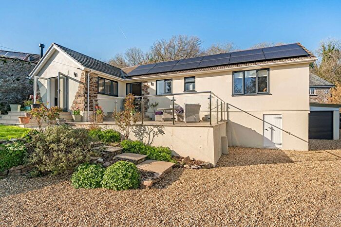 4 Bedroom Bungalow For Sale In Yealmbridge, Yealmpton, Devon, PL8