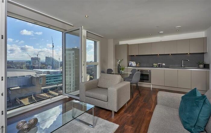 2 Bedroom Flat To Rent In Greengate, Salford, M3