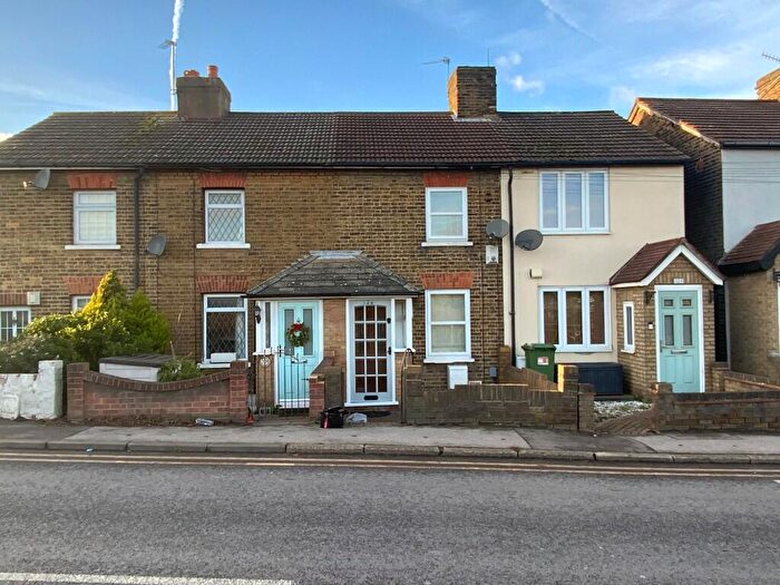 2 Bedroom Cottage To Rent In Abbs Cross Lane, Hornchurch, London, RM12