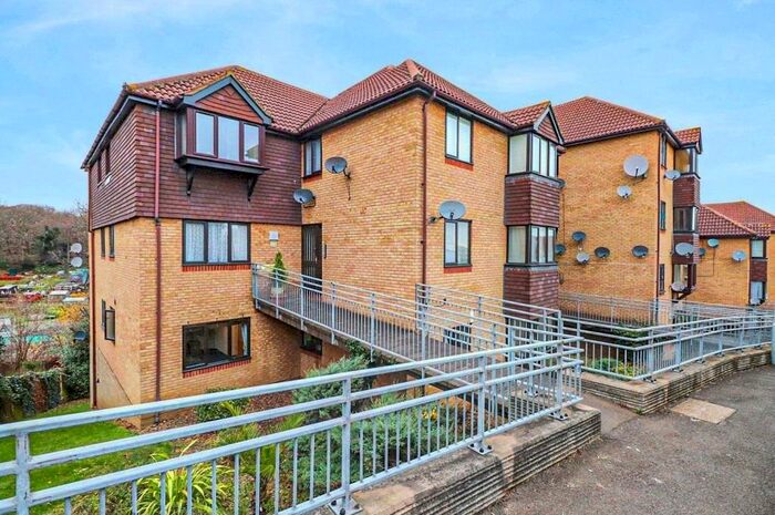 2 Bedroom Flat To Rent In Hattersfield Close Belvedere, DA17