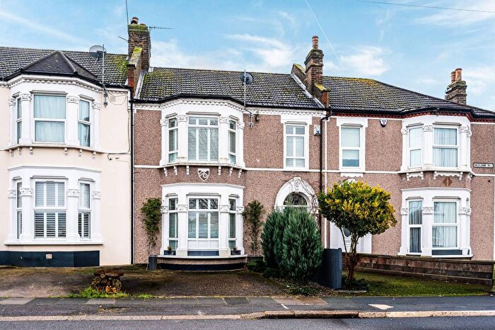 4 Bedroom Property For Sale In Hazelbank Road, Catford, London, SE6