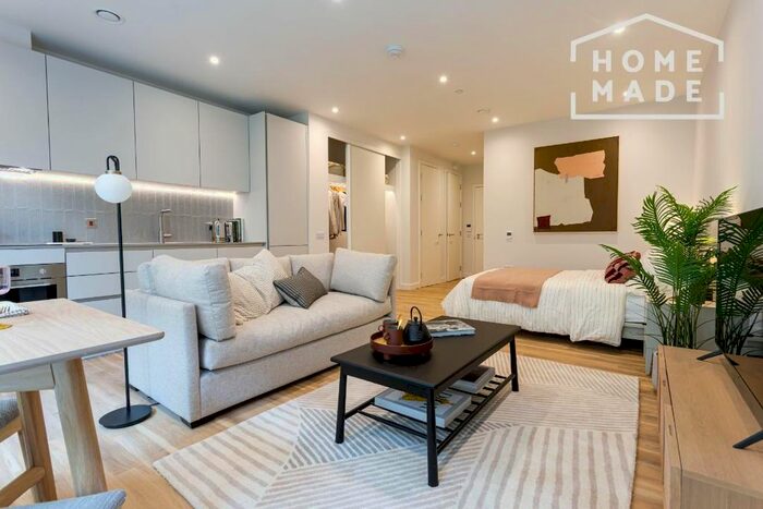 Studio To Rent In Greenford Quay, Greenford, UB6