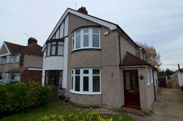 3 Bedroom Semi-Detached House To Rent In Valentine Avenue, Bexley DA5