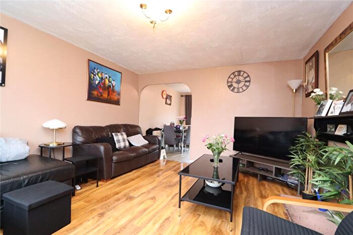 3 Bedroom Semi-Detached House For Sale In Wallingford, Bradville, MK13