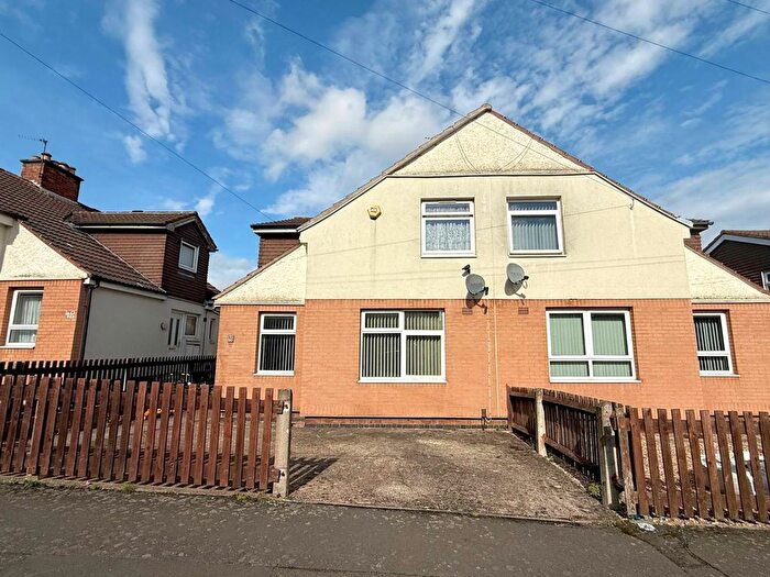 3 Bedroom Semi-detached House For Sale In Litelmede, Leicester, LE5