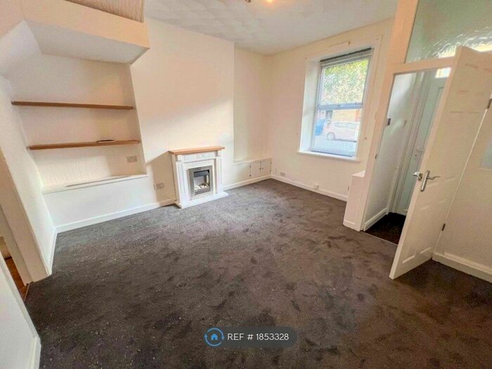 3 Bedroom Terraced House To Rent In New Line, Bacup, OL13