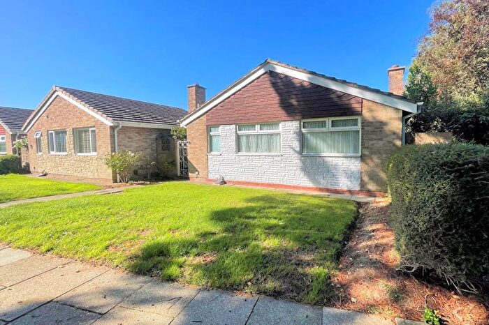2 Bedroom Detached Bungalow For Sale In Dell Quay Close, Peel Common, PO13