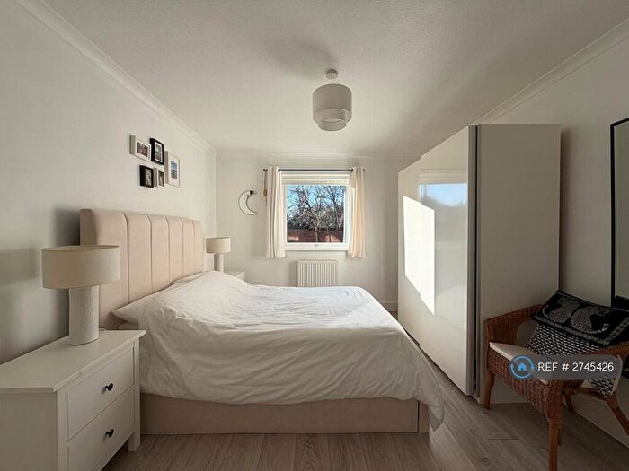 1 Bedroom Flat To Rent In Parrs Close, South Croydon, CR2