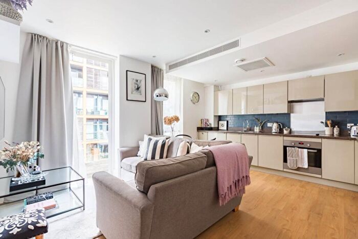 1 Bedroom Flat For Sale In Violet Road, , Bow, London, E3