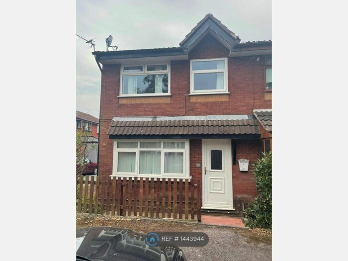 3 Bedroom Terraced House To Rent In Audlum Court, Bury, BL9