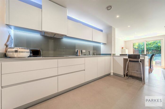 5 Bedroom Detached House To Rent In Sir Alexander Close, London, W3
