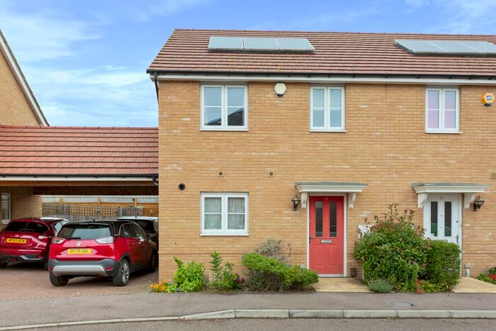 3 Bedroom End Of Terrace House To Rent In Regna Close, Rainham, RM13