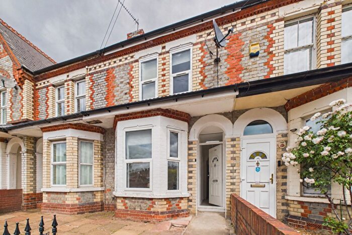 3 Bedroom Terraced House To Rent In Liverpool Road, Reading, Berkshire, RG1