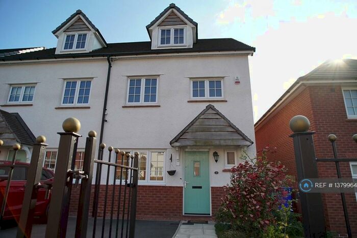 4 Bedroom Semi-Detached House To Rent In Edgewood Road, Manchester, M9