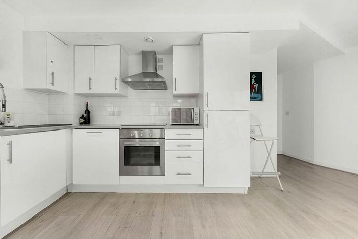 1 Bedroom Flat To Rent In Chapel Yard, Wandsworth, London, SW18