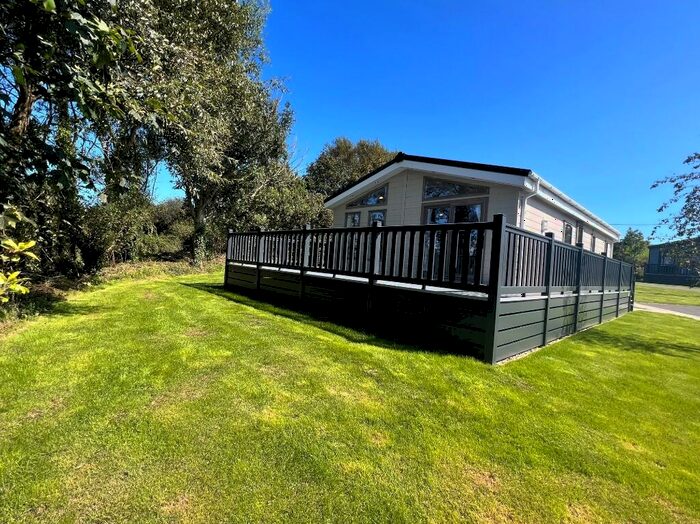 2 Bedroom Lodge For Sale In Fowey, PL23