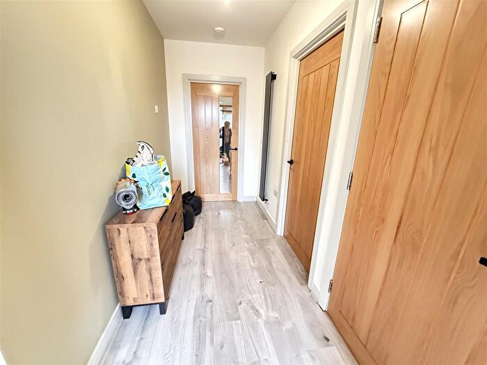 1 Bedroom Flat To Rent In One Bedroom Flat- Black Lake, West Bromwich, B70