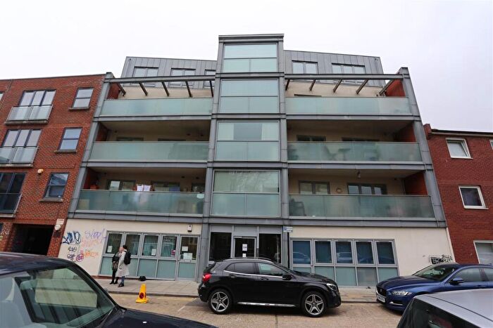 2 Bedroom Flat To Rent In Albion Street, Brighton, BN2