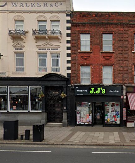 3 Bedroom Flat To Rent In Barking Road, London, E13