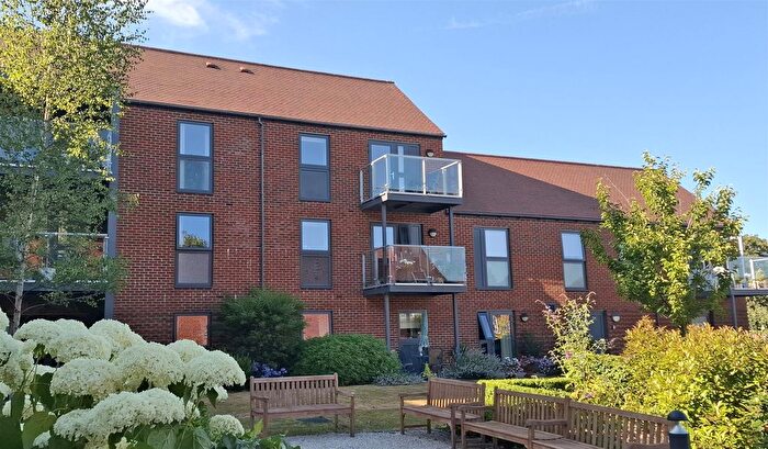 1 Bedroom Flat For Sale In Wayfarer Place, The Dean, Alresford, SO24