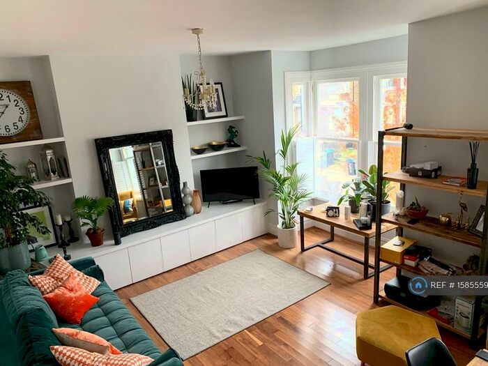 2 Bedroom Flat To Rent In First Floor, London, NW10