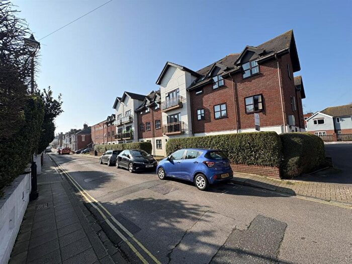 2 Bedroom Flat For Sale In Florence Road, Southsea, PO5