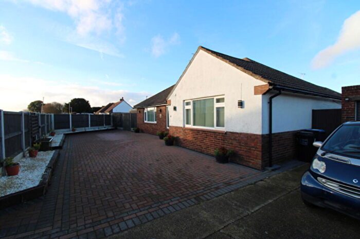 2 Bedroom Detached Bungalow For Sale In Dent-de-Lion Road, Margate, CT9