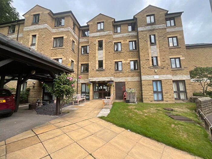 1 Bedroom Flat To Rent In *Over 's Only* One Bedroom, Second-Floor Flat, Foxbridge House, Fox Court, Greetland, West Yorkshire, HX4