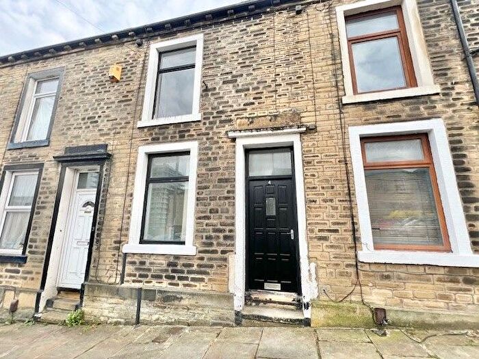 2 Bedroom Property To Rent In Victoria Street, Halifax, HX1