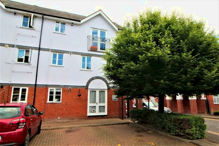1 Bedroom Ground Flat To Rent In Victoria Chase, Colchester, CO1