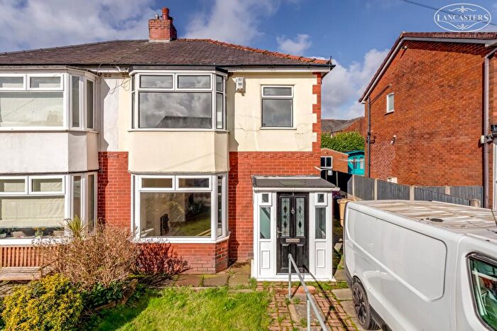 3 Bedroom Semi Detached House For Sale In Beaumont Avenue, Horwich, Bolton, BL6