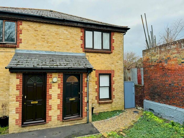 1 Bedroom Flat To Rent In Flat, Lion Yard, Ospringe Street, Faversham, ME13