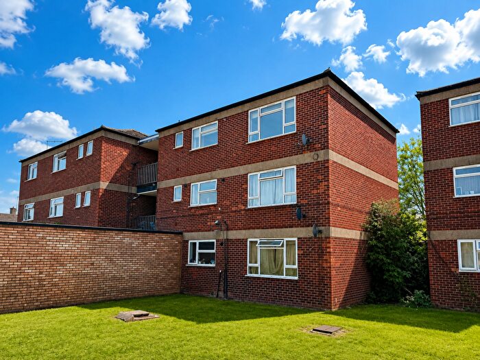 2 Bedroom Flat For Sale In Edward Road, Stamford, PE9