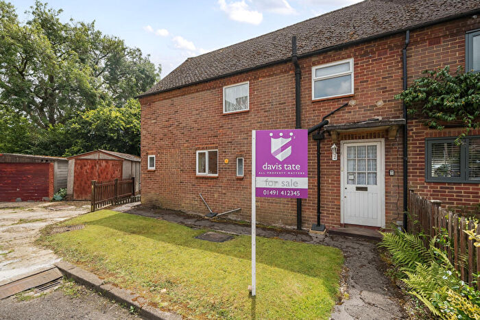 3 Bedroom End Of Terrace House For Sale In Priest Close, Nettlebed, Henley-on-Thames, Oxfordshire, RG9