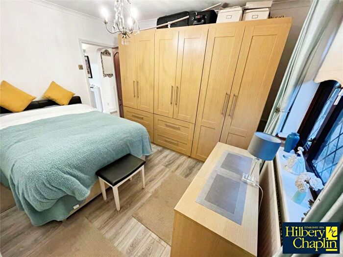 2 Bedroom Bungalow For Sale In Lower Bedfords Road, Collier Row, RM1