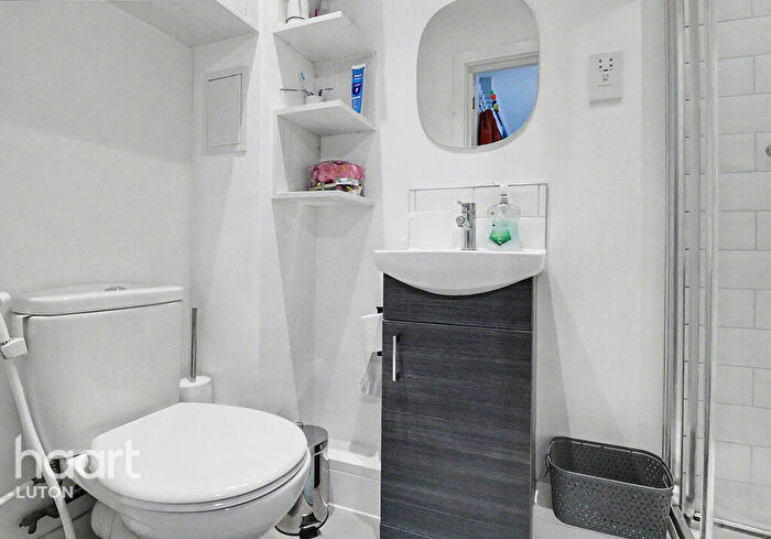 2 Bedroom Flat For Sale In York Street, Luton, LU2