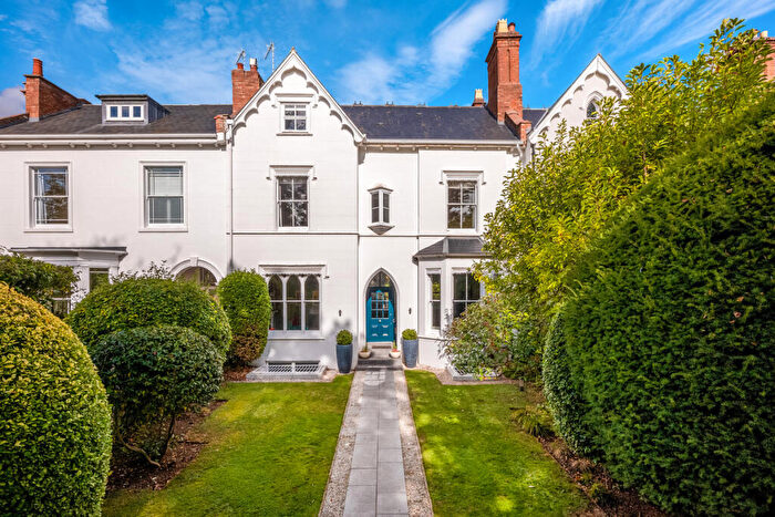 5 Bedroom Town House For Sale In Beauchamp Avenue, Leamington Spa, Warwickshire, CV32