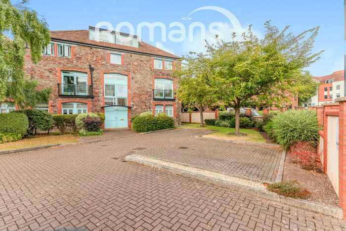 2 Bedroom Apartment To Rent In Osborne Wallis House, Pooles Wharf Court, BS8
