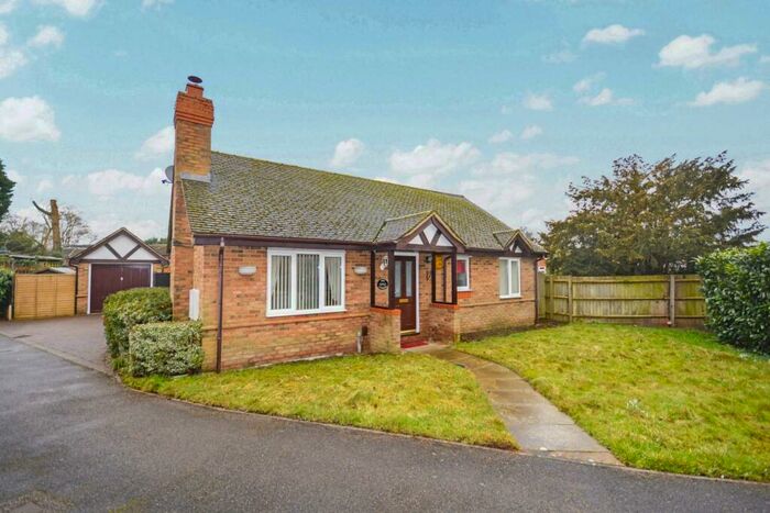 2 Bedroom Detached Bungalow To Rent In Eagle Close, Amersham, HP6