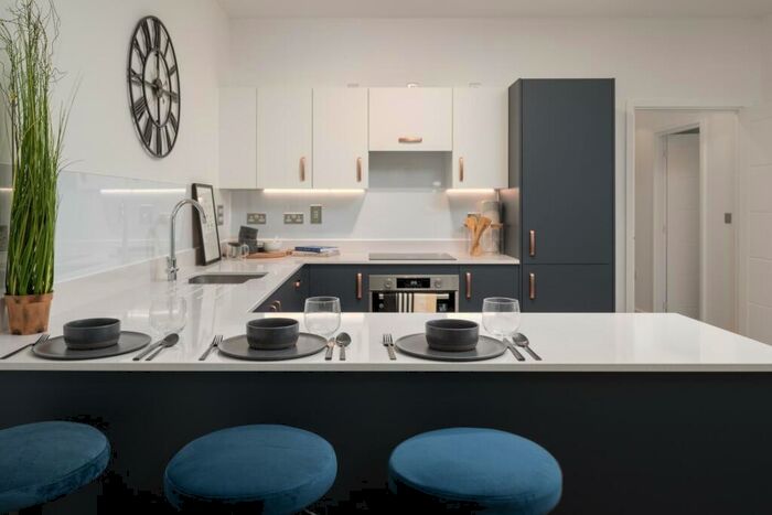 2 Bedroom Flat To Rent In Walton Court, KT12